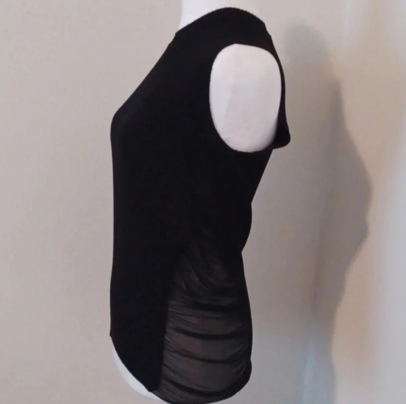 💙🌹Sleeveless black top with cute decor on the sides - Picture 9 of 9